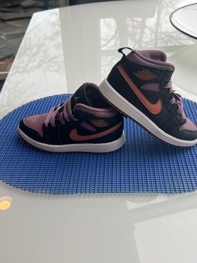 Nike Air Jordon Kids Black High-Top Sneakers Size 11C